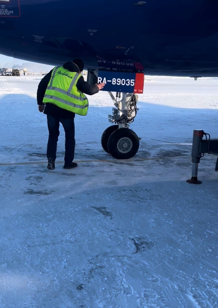 ssj100_11.jpg ssj100_11.jpg